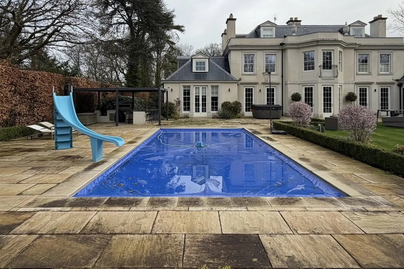 why-poolside-patios-get-dirty-faster.webp